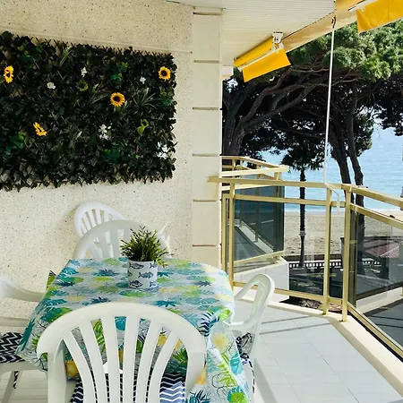 Апартаменты Versailles-mar Камбрильс